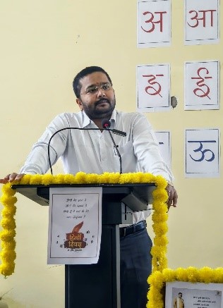 Dr. Randhir Kumar Hindi Article